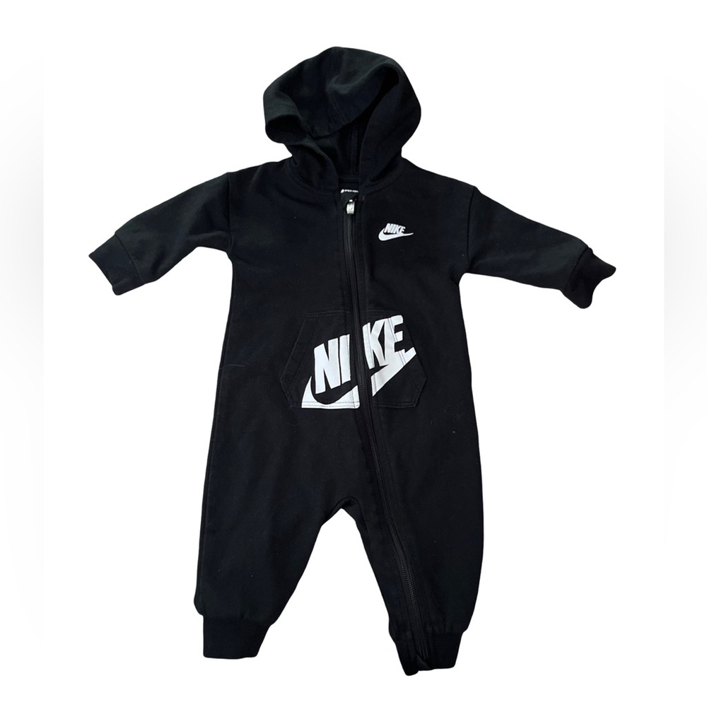 Nike coveralls- Black and white - size 6M